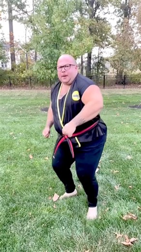 18K reactions · 2.5K shares | It was a little bit frightening #kungfu #kungfufighting #funnypeople #funnyvideos #webdevil33 | Mike Massaad | Facebook