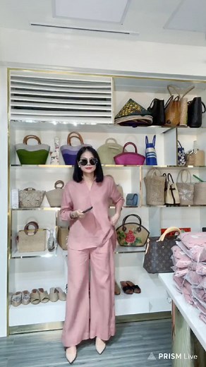 22K views · 70 reactions | Đơn giản - Đẹp - Lại còn sang  Set áo đơn giản nhưng đẹp. Dễ mặc , Lên form chuẩn dáng Chị em diện đi làm hay đi chơi đều hợp lý hết  Mẫu này thì diện quanh năm ko lo lỗi mốt nhé  Full size cho tình yêu nha   để nhận báo giá | Hoaa Trà Store - Đầm Thêu 1 | Facebook