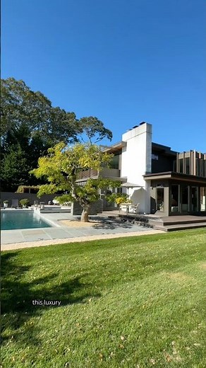 This luxury East Hampton sanctuary just hit the market! 😍