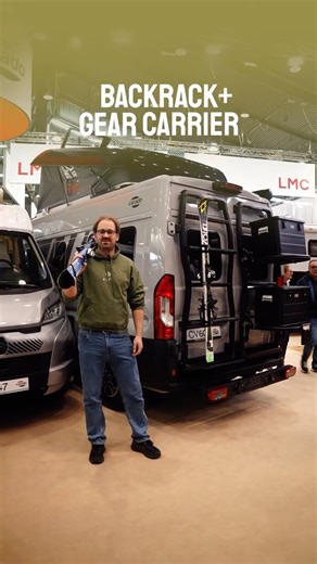 KITT Backrack+ on Instagram: "Ski, Snow-, Surf- oder Wakeboard 🎿 Mit dem Backrack+ Gear Carrier nimmst du dein Equipment sicher mit – im Winter wie im Sommer. ✔️In kürzester Zeit montiert/demontiert ✔️Kapazität: bis zu 5 Skier oder 2 Snowboards Ideal für alle Outdoor-Aktivitäten und Abenteuer Mehr Infos: https://www.kitt.eu/de/startseite-de-/shop/8502694-backrack-gear-carrier Habt ihr Fragen? Schreibt sie gerne in die Kommentare 👇🏼 #kitt #campervan #offroadstyle #carado #cmt2026"