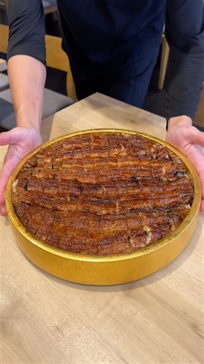 Giant "Hitsumabushi"