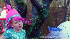 12 reactions | Watch this little girl dress up as Trolls' Poppy to...