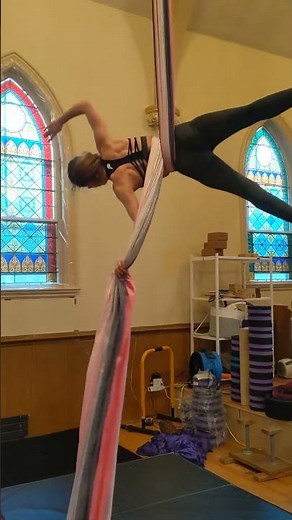 Roll up technique - Aerial Silks
