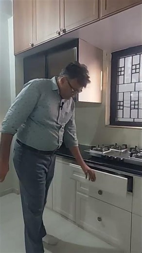 Classic Modular Kitchen in Vadodara | Loft Storage + Antique Handles #kitchen ,मॉड्यूलर किचन वडोदरा