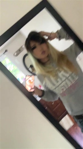 moth (@m0thshaa)’s videos with Crying - fakemink archive