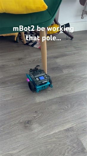 mBot2 working a pole