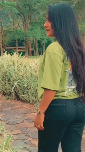 Nethmi Sathsarani හා Mihiran - දේව දුතියක්