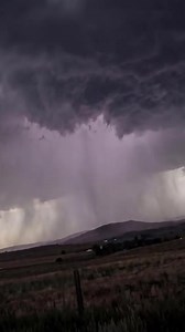 A terrifying flash of lightning appeared right before my eyes #lightning #lightninglane #weather #severeweather #funnyvideo