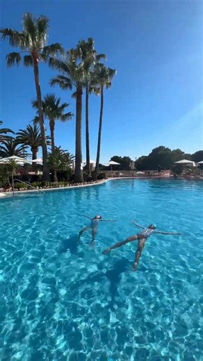 A un paso de la playa más bonita de Menorca ☀️🌊 ¡Tu refuigio de desconexión te espera en Valentín Son Bou! | Valentin Hotels & Resorts