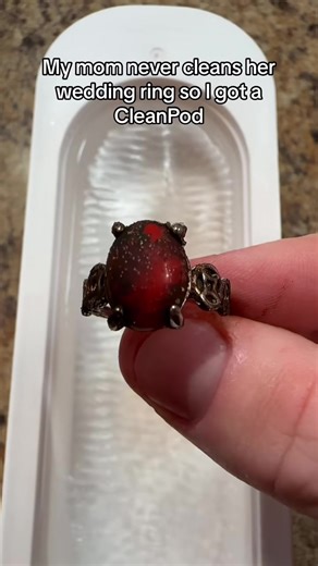 1.5M views · 10K reactions | That’s so gross 濫 | CleanPod | Facebook