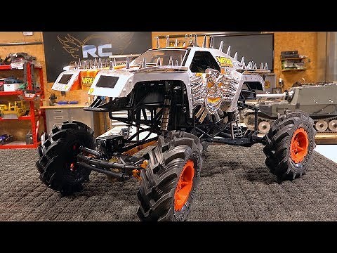MONSTER JAM MAX D AXIAL SMT10 MUD TRUCK BUILD PT3 - Electric 1/10 scale | RC ADVENTURES