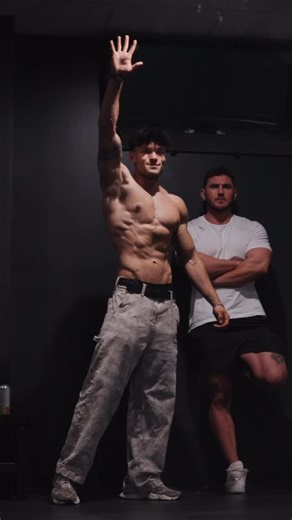 Jane Jankulovski on Instagram: "1 day out🏆 #holidayclassic #bodybuilding"