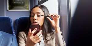 3 tips for applying makeup on public transport – from a top makeup artist