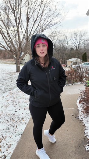 This heated jacket is a game changer when the cold actually hits. The 4-zone heating keeps your chest and back warm without layering up, and the battery-powered heat is perfect for outdoor work, cold events, or everyday winter wear. Warm, comfortable, and built for real use. #tiktokshopcreatorpicks #ororo #heatedjacket #wintergear #coldweatheressential