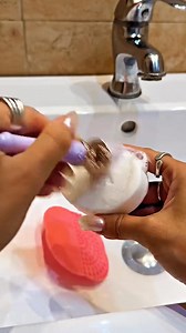 944K views · 10K reactions | ASMR Makeup Cleaning ️淪 #asmrvideo #asmrtiktoks #asmrrestock #clean #cleantok #cleaningtiktok #cleanwithme #makeup #makeupclean #makeupcleaning #momlife #thatgirl #fyp #fypシ #trending | ASMR Restocking | Facebook