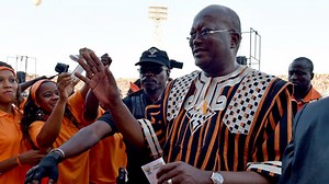 Portrait de Roch Marc Kaboré, nouveau président élu du #BurkinaFaso | FRANCE 24