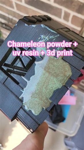 chameleon powder and UV resin on 3D prints