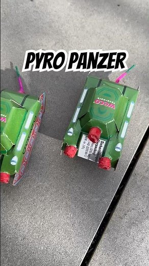 Der Pyro Panzer #feuerwerk #fireworks #panzer #shorts