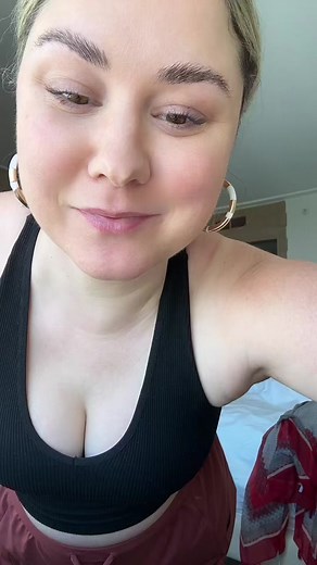 Maternity Beach Outfit Featuring Thigh-Saving Tips