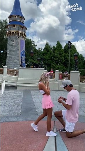 Disneyland Valentine’s Proposal That Will Melt Your Heart!