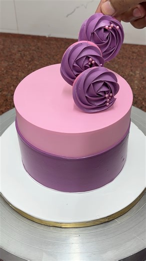 881K views · 13K reactions | Beautiful roses cake design ideas | how to make trending cake #Viral #Trending #Care #Recipe #CakeDecorating #DesignCake #BirthdayCake #BirthdayGirlCake #ViralVideo #TrendingVideo | roshan_cake_chef | Facebook