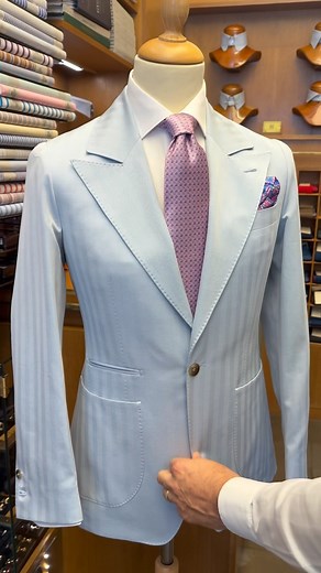 👔 HOWARDSMESURE.FR 💻 🇫🇷 Pour les passionnés, les débutants ou les experts en matière sartoriale: prenez rendez-vous avec Mario Costa le créateur de la maison Howard’s Paris, 📞 01 42 82 98 97. 🇬🇧 For sartorial enthusiasts, from beginners to pros: book your appointment with Mario Costa the designer of Howard’s Paris, 📞 33 (0)1 42 82 98 97. #howardsmesure #bespoke #madeinitaly . . . #fattoamano #bespokesuit #bespokeshirts #grandemesure #sartorial #tailor #fitting #thomasmason #surmesure #pi
