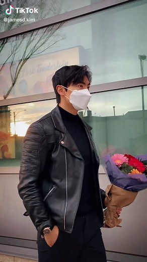 Romantic Flower Surprise for My Girlfriend