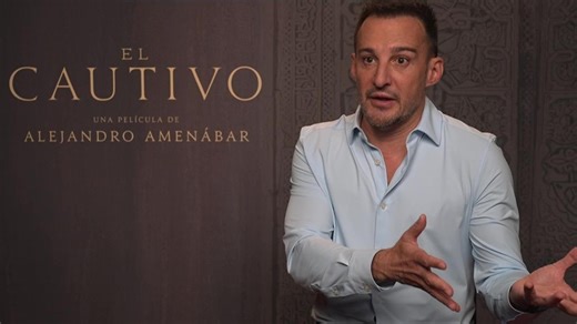 Amenábar, sobre el polémico beso de Cervantes y su captor en Argelia en su película 'El cautivo': "¿Dónde está el problema?"