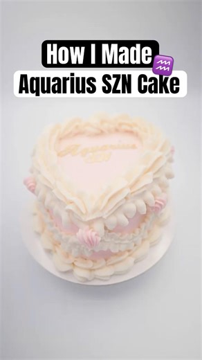 Aquarius SZN cake with gold piping #cakedecorating #satisfying