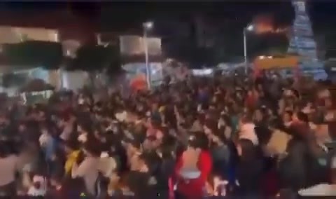 2.7K views · 38 reactions | Momento en que el gobierno de Coalcomán agradece a líder criminal la entrega de juguetes La nota  https://acortar.link/snmj7L  Cortesía Ciudadana | El Sol de Morelia | Facebook
