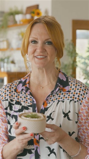 Ree serves up the ultimate dip platter with Roasted Corn Dip, Green Goddess Dip, and Whipped Feta! Which one would you choose? 🤤🥄 #ThePioneerWoman | Food Network UK