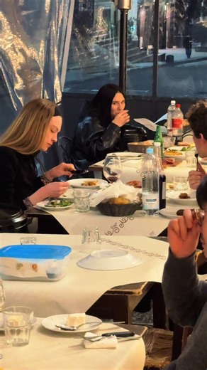 Alla Trattoria da Mario ogni cena è un momento da vivere con calma, tra sapori autentici e cucina che sa di tradizione.😍 Un posto dove ti siedi per mangiare… e finisci per sentirti come a casa. 🤍 Perché certe atmosfere non si raccontano, si vivono.😉 🇬🇧🇬🇧 At Trattoria da Mario every dinner is a moment to live calmly, between authentic flavours and cuisine that smells of tradition. 😍 A place where you sit down to eat... and end up feeling at home. 🤍 Because certain atmospheres are not tol