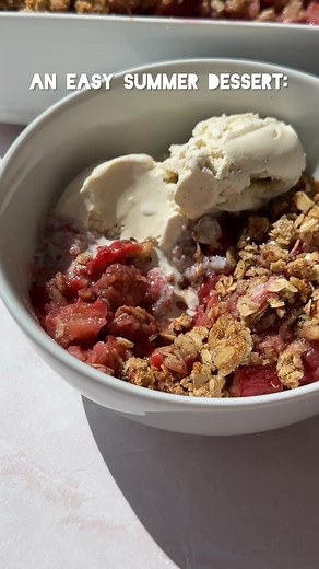 RASPBERRY RHUBARB CRISP! 😋 A simple, fuss-free, 8-ingredient dessert with fresh or frozen fruit ( a vegetable 😉) & a nutty, oat-filled topping! Quick 🏃‍♀️, before summer turns everyone's home into a sauna 🔥, invite your friends, preheat your oven, and dig in!⁠ 🔗 Tap the link for the recipe: https://minimalistbaker.com/vegan-gluten-free-raspberry-rhubarb-crisp/ (if the link is not working for you, comment "recipe" and we'll reply with a clickable link) | Minimalist Baker