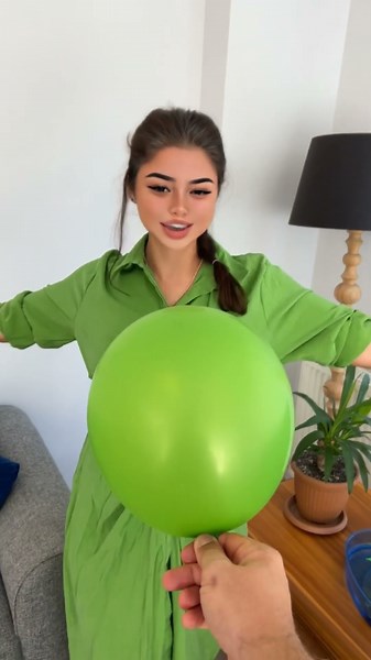Don't touch the balloon or it'll pop 👻😱