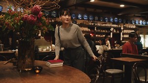 ／ いいもの知ってる、メリノさん。 ＼ 綾瀬はるかさん、松下洸平さん、石川佳純さんが出演するユニクロのニット、 エクストラファインメリノの新CM解禁🆕 楽曲は #サザンオールスターズ の「愛はスローにちょっとずつ」🎵 ニットコレクションの特集ページも公開中 https://s.uniqlo.com/4839vWB #uniqlo | Uniqlo