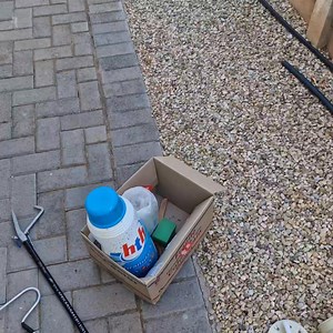 Hi julle Was besig in dorp toe ek oproep van Dirkie Uys str 15 Meiringspark kry. Kan jy help hier n slang. Daar gekom doen ek gou my ding. Kyk video en jul sal verstaan,slange byt nie net en val nie mense aan. Dankie vir donasie. Be safe | Silverfox Snake Rescues