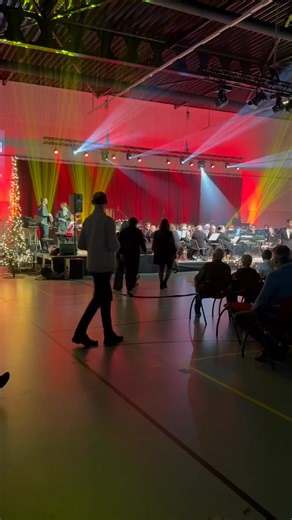 Rolling in the deep van Adèle gesponsord door La String tijdens Top 2000 concert in Doelum Renkum Centrum. | La String