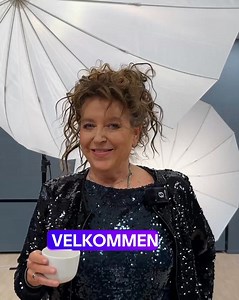 318 reactions · 5 comments | Årets beste julegavetips! ABBA-feberen kommer til Bergen – og vi lover deg en gave som virkelig slår an! Høsten 2026 inntar stjernelaget Karoline Krüger, Tor Endresen, Elisabeth Moberg, Stian Sævig og Myrna Braza Forum Scene med den spektakulære festforestillingen «Waterloo»  Gi bort en kveld full av nostalgi, hits og magisk ABBA-stemning ✨ ️ Premiere 17. september 2026 – kjøp billetter nå! | Forum Scene | Facebook