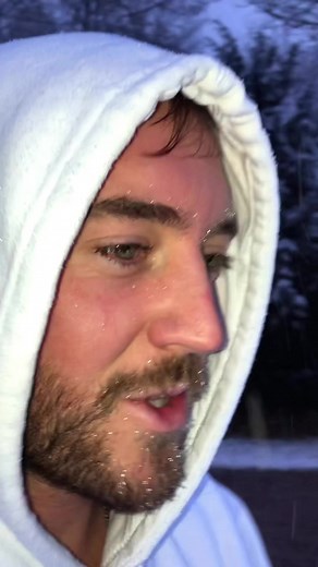 Unique Snow Hand Drawing with Three Fingers | Austrian Kiwi