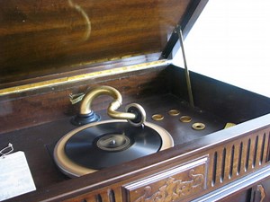 Our History: Old Courthouse Museum's Full of It