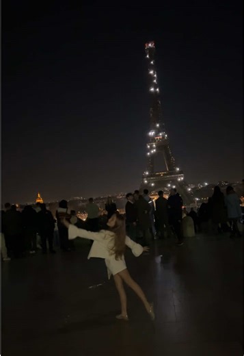 Paris ✨ Dancing under the sparkle of the Eiffel Tower felt like living in a real-life fairytale. Paris, you’re pure magic 🩰🇫🇷 ✨#ballerina #paris #eiffeltower #fyp #dancing