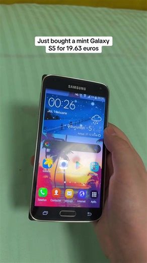 Happy new year btw! #samsung #galaxys5 #2026 #techtok #fyp | samsung s5