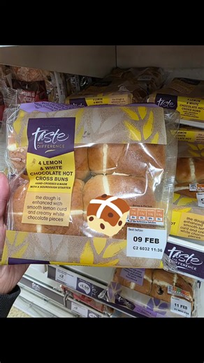 🌷🪻Its hot cross bun time! whats your favourite? @Sainsbury’s.offical #hotcrossbun #spring #breakfast #springtime #easter