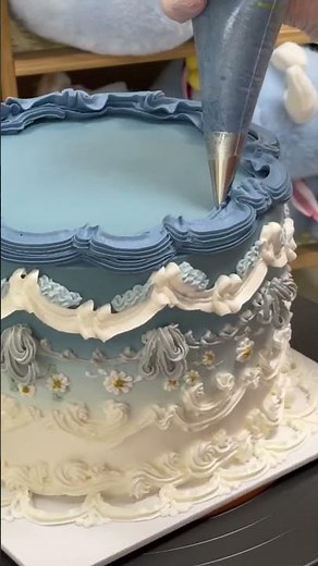 The method of making birthday cake