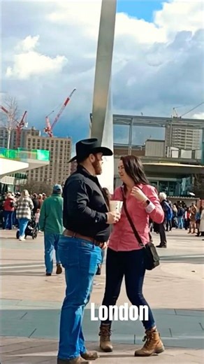 London ka busy market near The O2 😍 | Aaj dekhiye UK ki asli life 🇬🇧