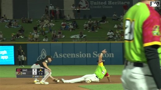 Dustin Harris breaks stolen base franchise record