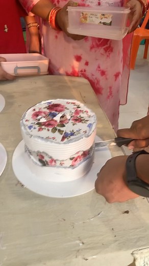 Cake distribution is such a tough job… #kolkata #cake #cakesiclesindia #cake #kolkata #trending | Vidya's kitchen yummy cakes