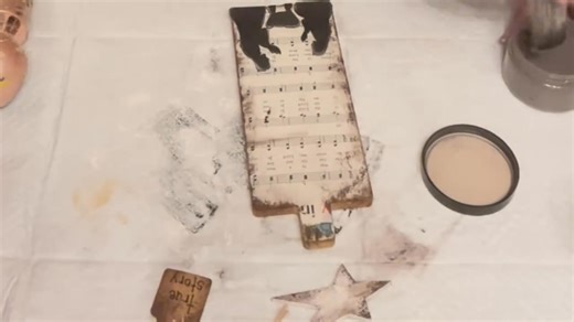 This DT manger scene and cutting board made such a pretty Christmas piece!! #thevintagepebble #Christmas #christmascrafts #christmasdecorations #diycrafts #dollartreediy | The Vintage Pebble