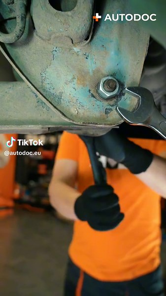 Little prank on the mechanic😁 How do you think he understood what happened? You will find everything you need in the AUTODOC mobile app!🧡 ______________________________ All the spare parts you need in one AUTODOC app📲 Use the active link in our bio🔝 #autodoc #autoservice #carservice #autoparts #carparts #carmechanic #girlmechanic #carsoftiktok #autohack #carrepair #autorepair #diy #tools #mechaniclife #carhacks #cartips #DIYauto #carfix #tutorials #fyp #top