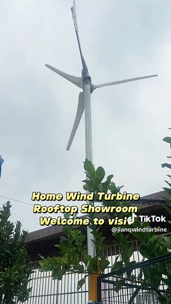 Whether it's wind turbines or solar energy, you need to choose according to your resources, they each have their own characteristics, and perhaps in some areas wind and light can complement each other to achieve 100% stable power generation #windturbines #greenenergy #alternativeenergy #freeenergy